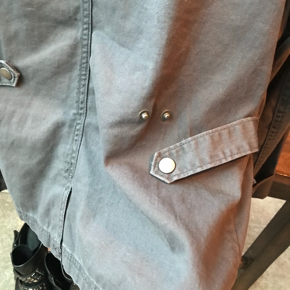 Lightweight Jacket - Picture 3 of 3
